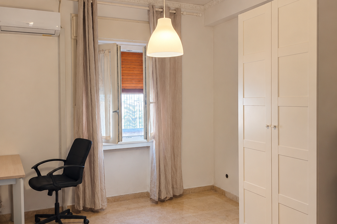 Camera da Letto Minimalista in Ordine