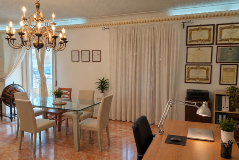 Sala riunioni elegante e ordinata