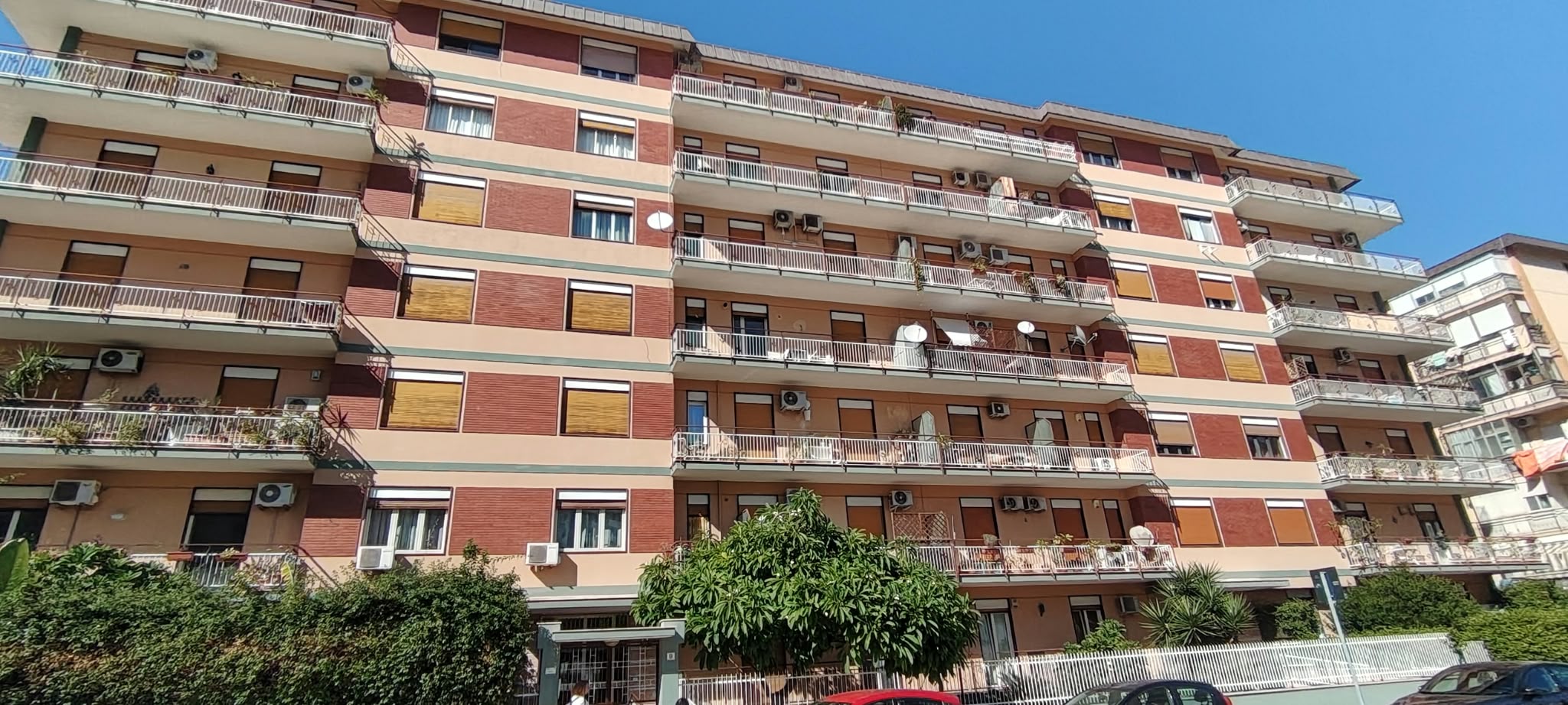 AMPIO APPARTAMENTO DIVISIBILE CON DOPPIO INGRESSO IN VIA BORREMANS